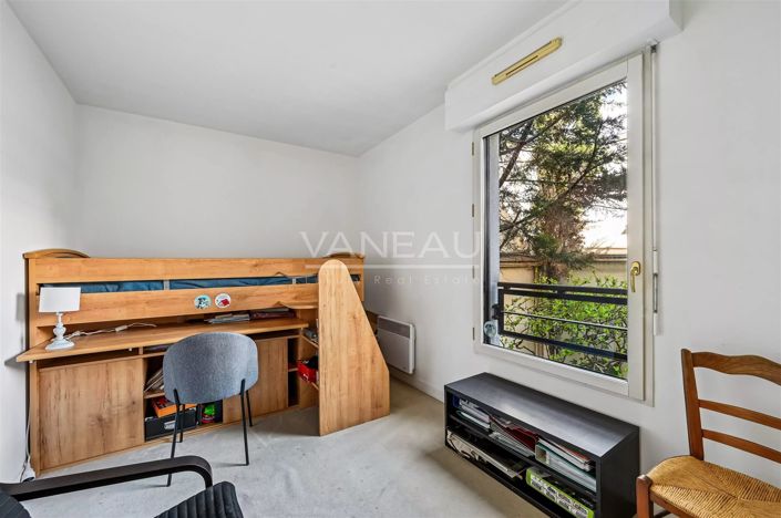 Image No.10-3 Bed Apartment for sale