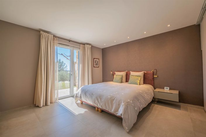 Image No.15-4 Bed House for sale