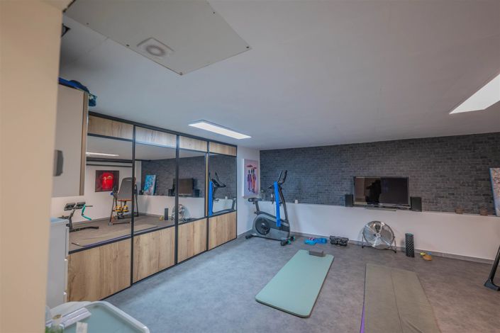 Image No.16-4 Bed House for sale