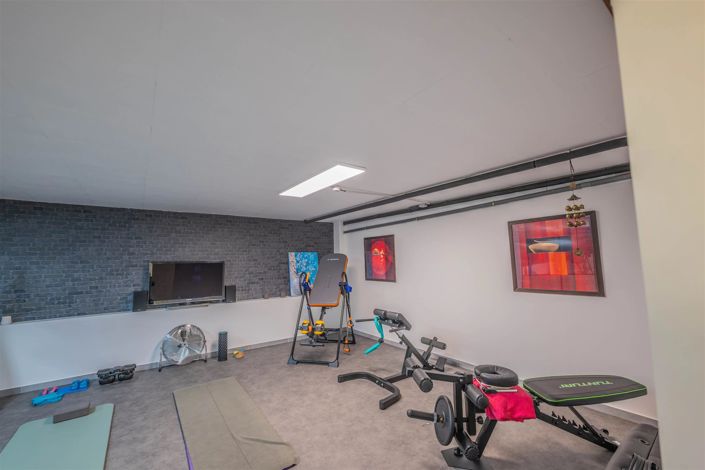 Image No.18-4 Bed House for sale