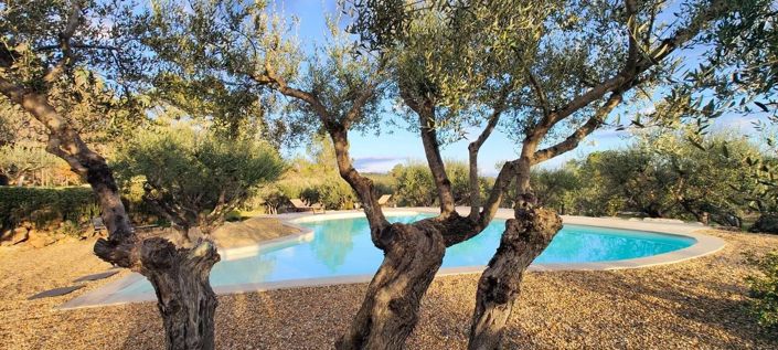 Image No.2-4 Bed House for sale