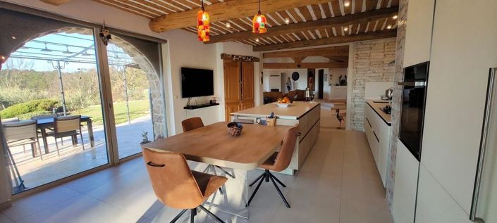 Image No.24-4 Bed House for sale