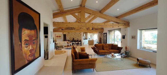 Image No.9-4 Bed House for sale