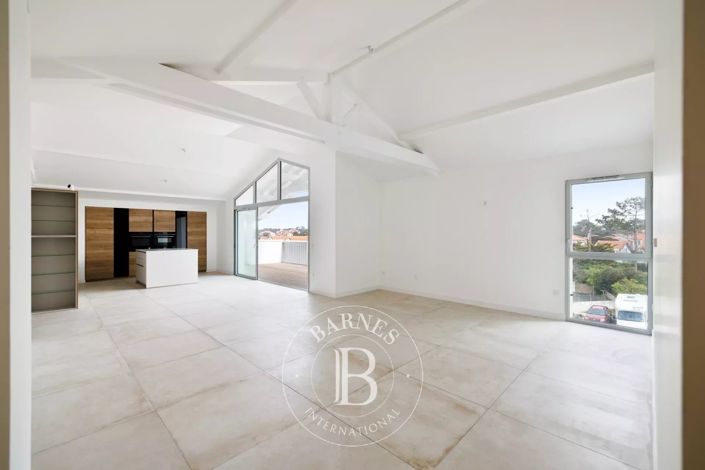 Image No.8-4 Bed Apartment for sale