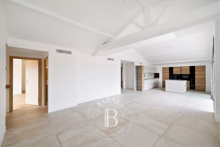 Image No.9-4 Bed Apartment for sale