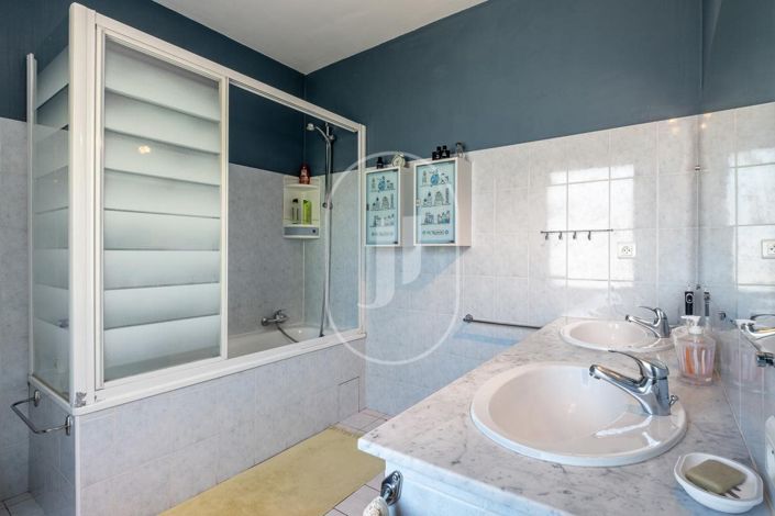 Image No.11-4 Bed House for sale