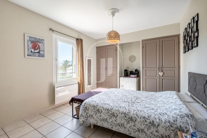 Image No.9-4 Bed House for sale