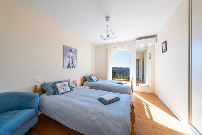 Image No.24-4 Bed House for sale