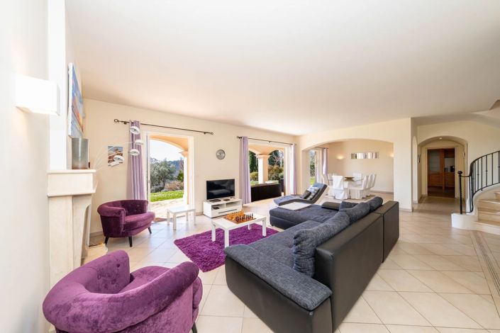 Image No.6-4 Bed House for sale