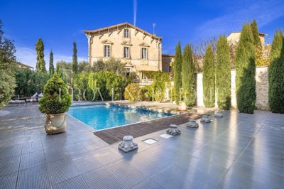 1 - Velleron, House