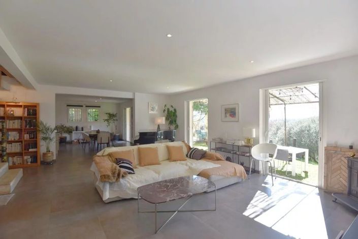 Image No.4-4 Bed House for sale