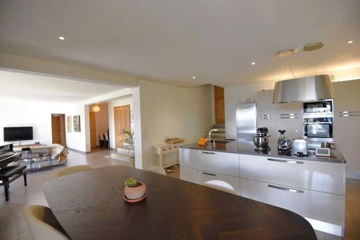 Image No.7-4 Bed House for sale