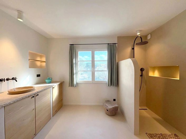 Image No.11-3 Bed House for sale