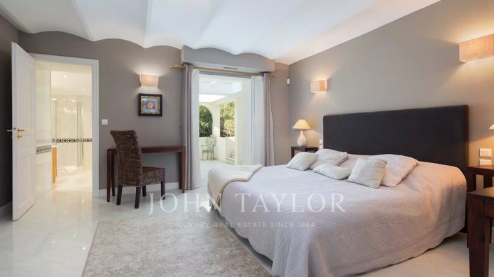 Image No.14-10 Bed House for sale