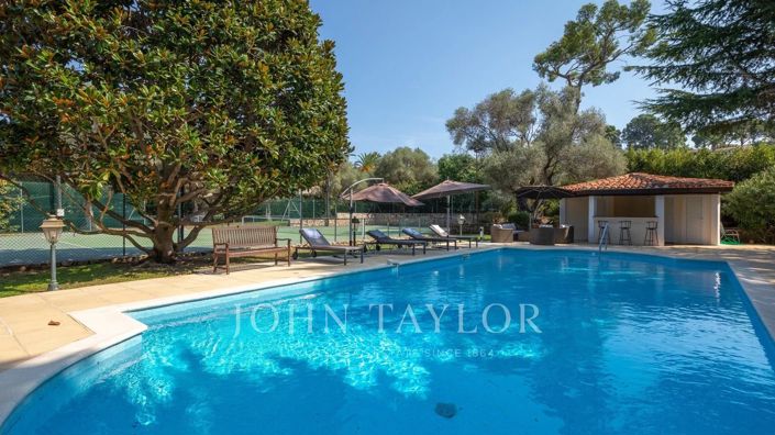 Image No.4-10 Bed House for sale