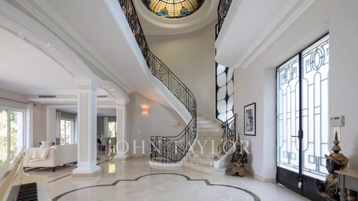 Image No.6-10 Bed House for sale