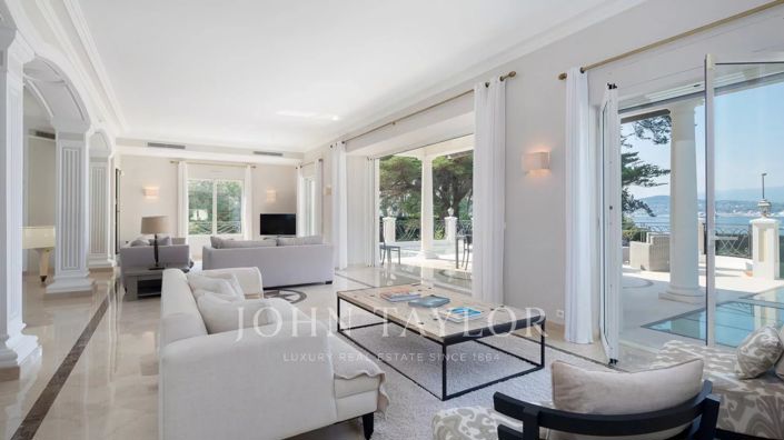 Image No.8-10 Bed House for sale