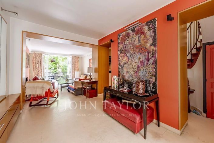 Image No.15-6 Bed House for sale