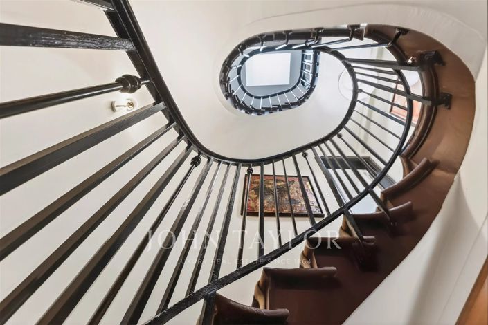 Image No.18-6 Bed House for sale