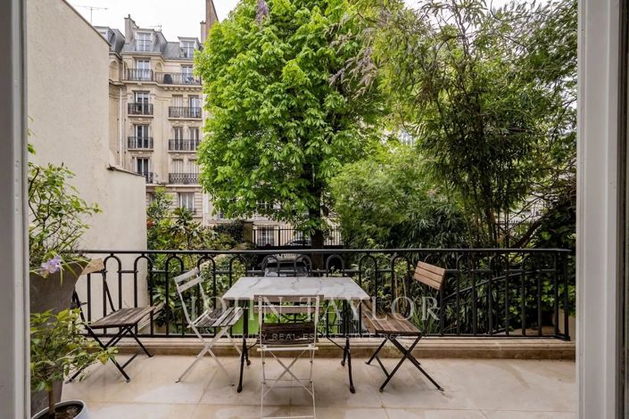 Image No.2-6 Bed House for sale