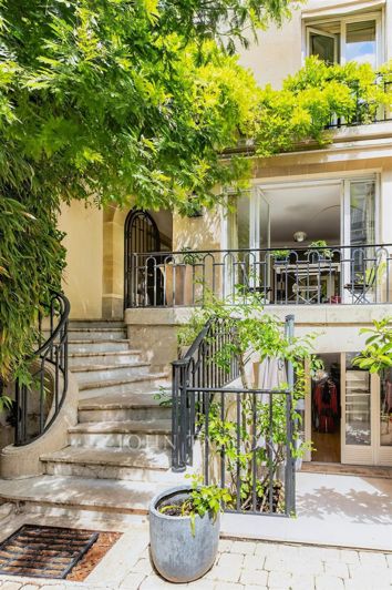 Image No.2-6 Bed House for sale