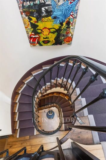 Image No.28-6 Bed House for sale