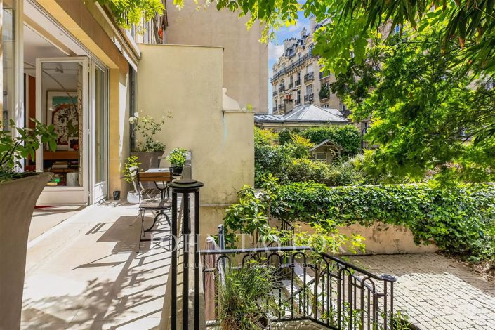 Image No.4-6 Bed House for sale