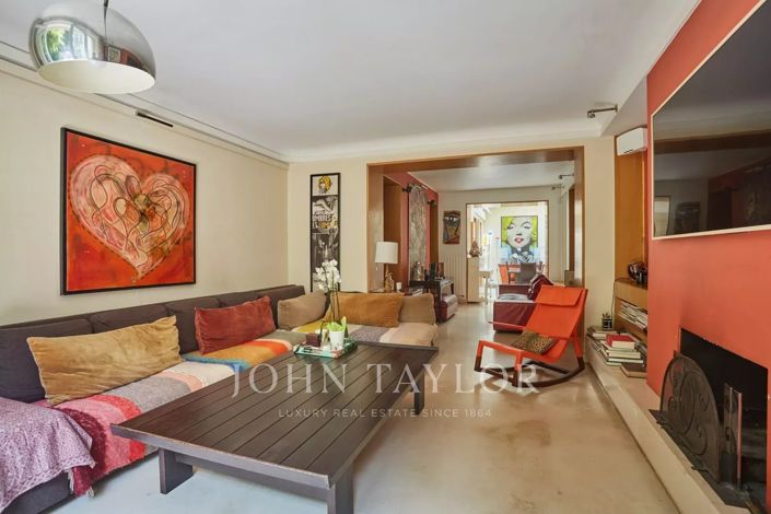 Image No.6-6 Bed House for sale