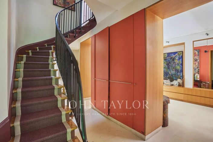 Image No.9-6 Bed House for sale