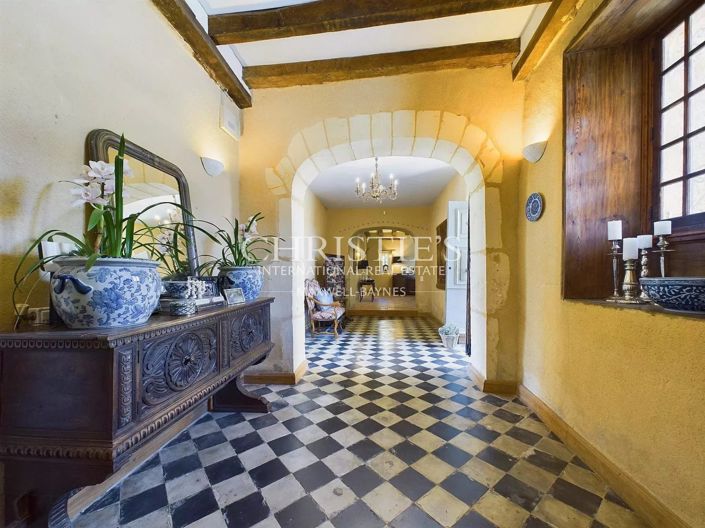 Image No.10-11 Bed House for sale