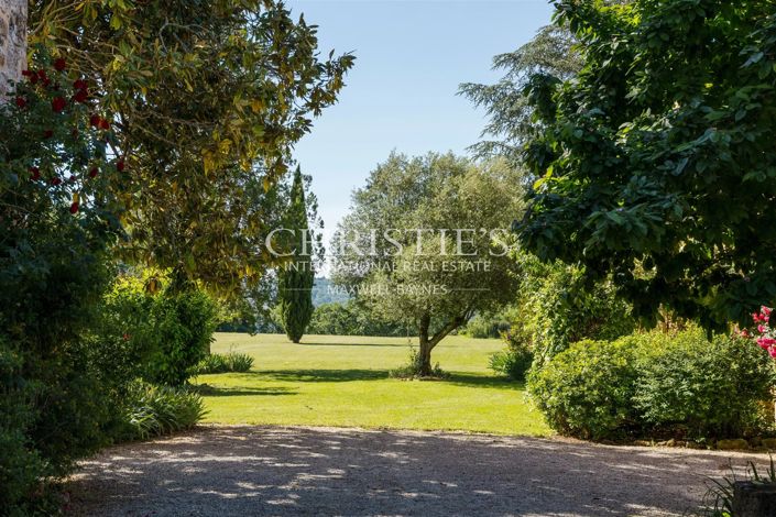 Image No.17-11 Bed House for sale