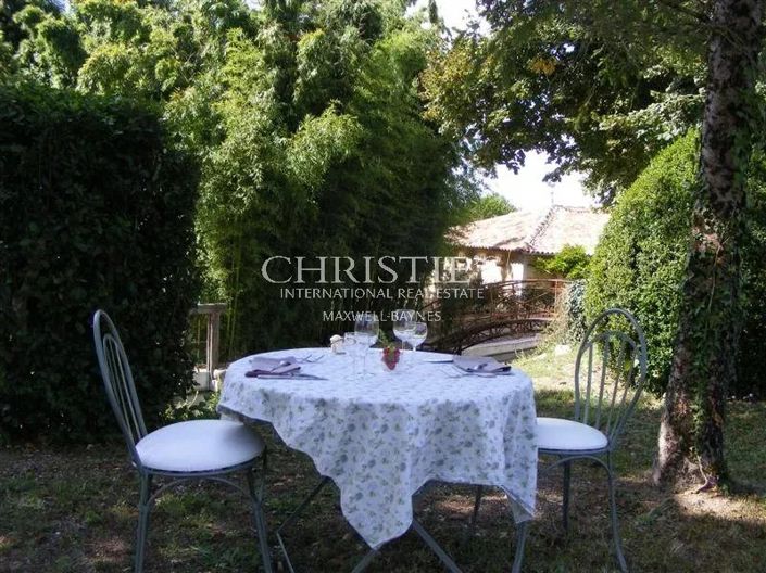 Image No.5-6 Bed House for sale