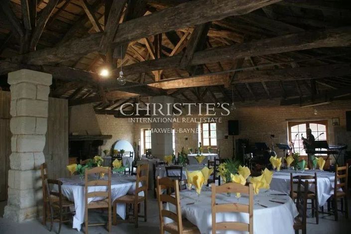 Image No.9-6 Bed House for sale