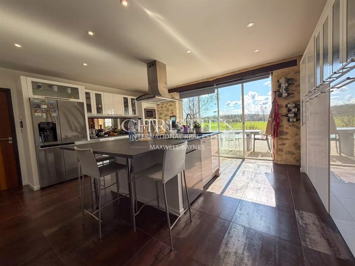 Image No.11-6 Bed House for sale