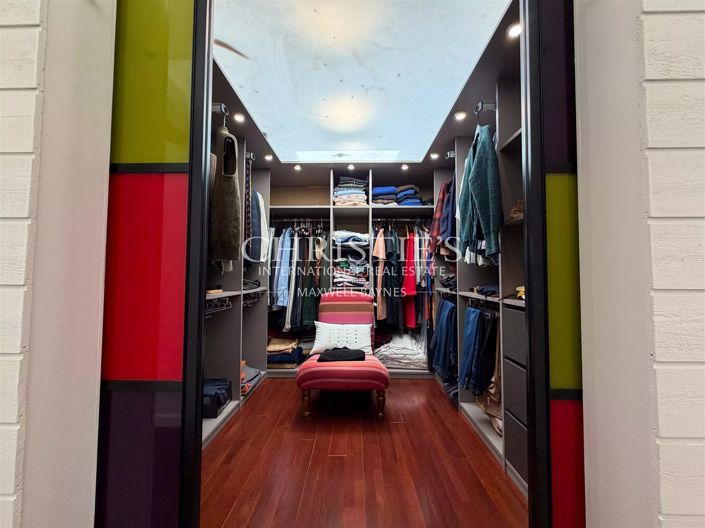 Image No.23-6 Bed House for sale