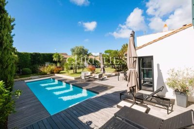 1 - La Flotte, House