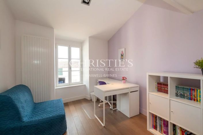 Image No.16-5 Bed House for sale