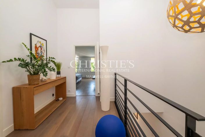 Image No.22-5 Bed House for sale
