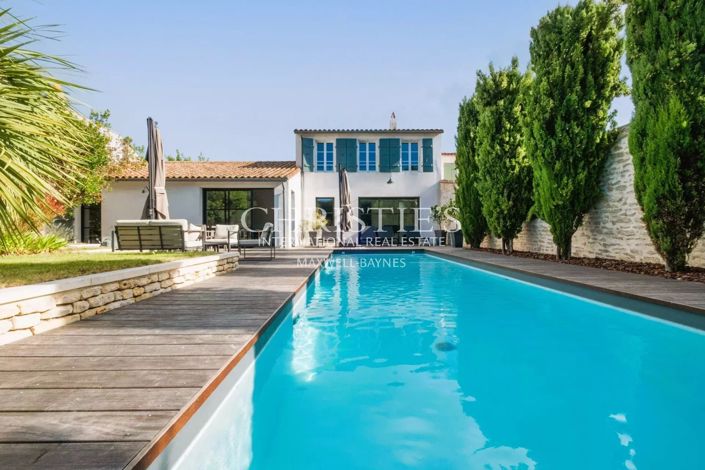Image No.26-5 Bed House for sale