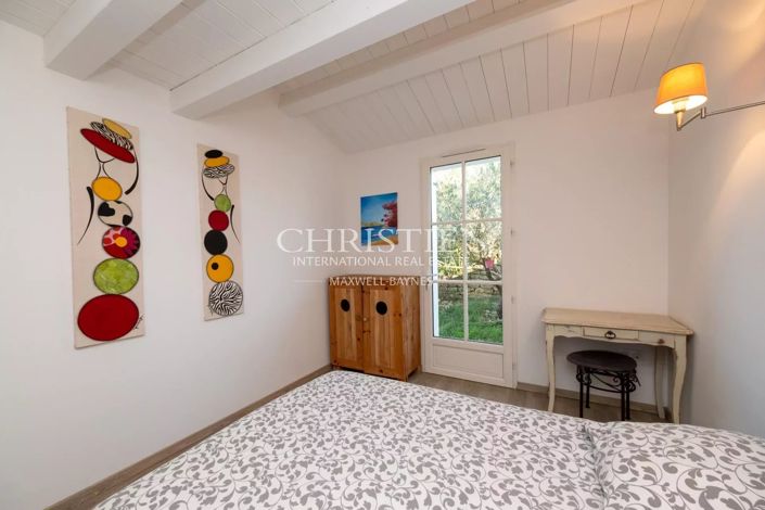 Image No.12-5 Bed House for sale