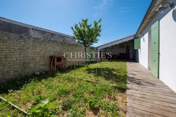 Image No.15-5 Bed House for sale