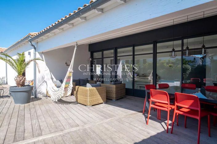 Image No.4-5 Bed House for sale