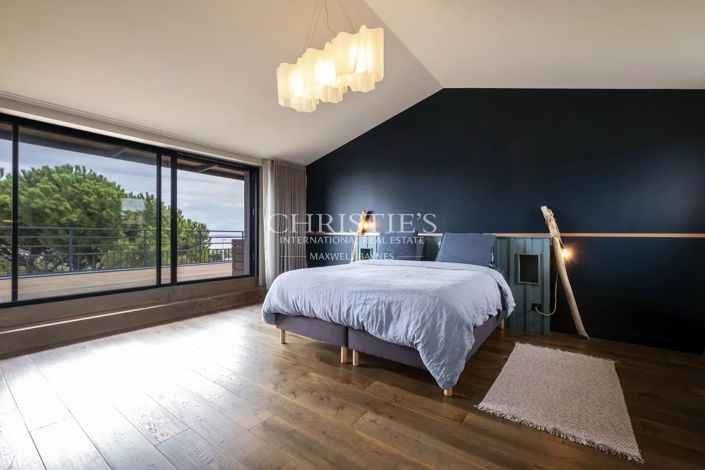 Image No.15-5 Bed House for sale