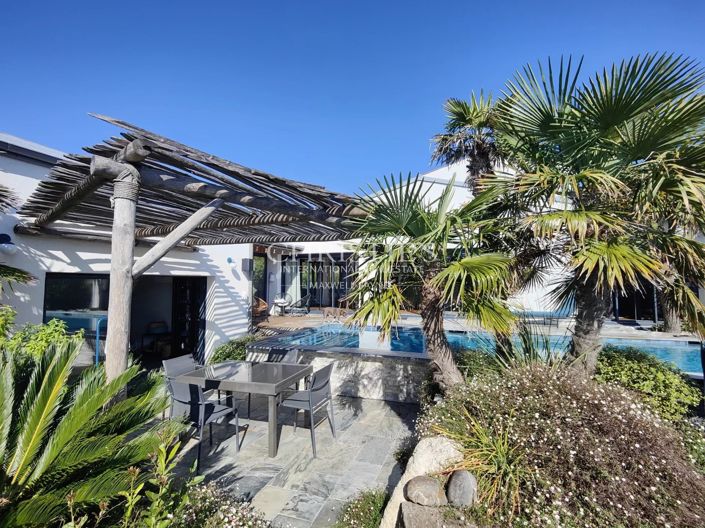 Image No.7-5 Bed House for sale