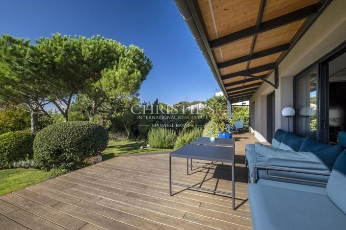 Image No.9-5 Bed House for sale