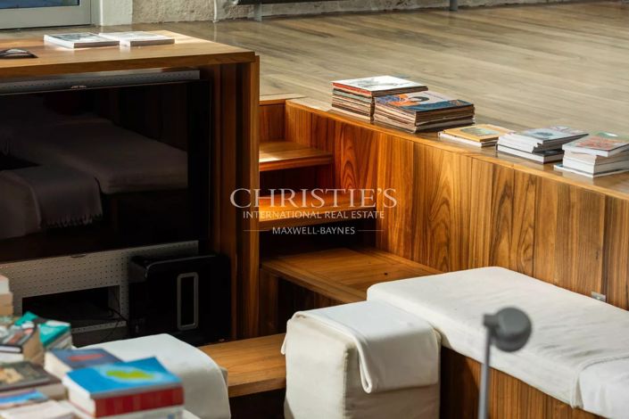 Image No.2-5 Bed House for sale