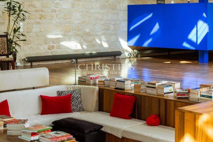 Image No.8-5 Bed House for sale