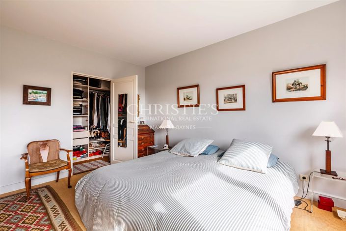 Image No.10-3 Bed House for sale