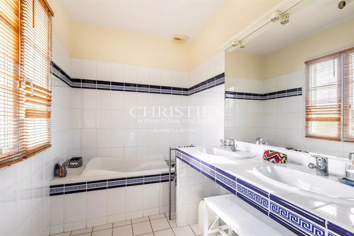 Image No.9-3 Bed House for sale