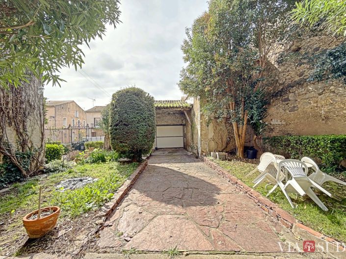 Image No.18-10 Bed Property for sale